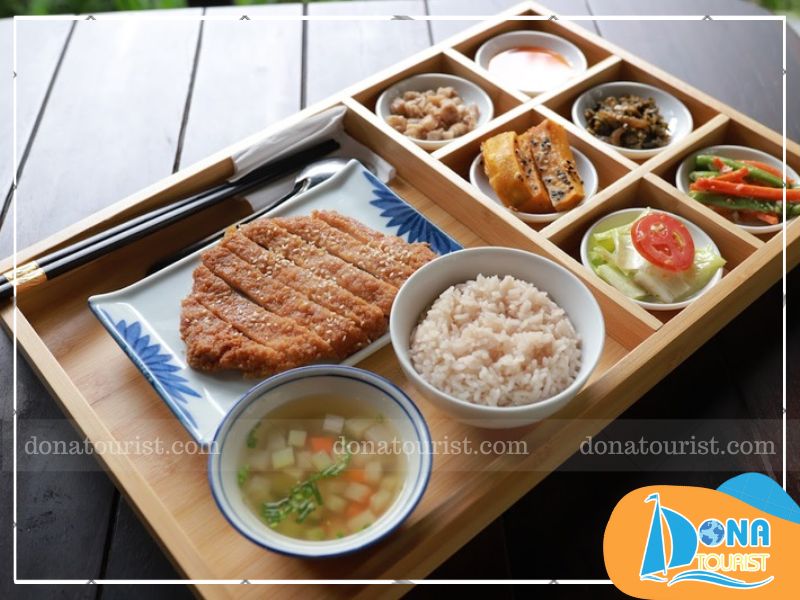 am-thuc-tai-bao-tang-tra-long-dinh.jpg (95 KB)