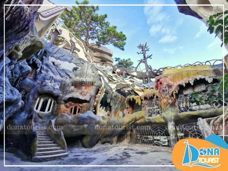 Crazy House tọa lạc tại số 3 đường Huỳnh Thúc Kháng biet-thu-hang-nga-o-dau.jpg (79 KB)