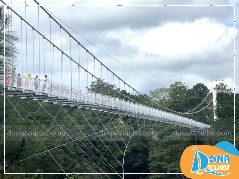 Khi tham quan cầu kinh 7D cần phải tuân thủ quy định của ban quản lý luu-y-khi-tham-quan-cau-kinh-ngan-thong.jpg (94 KB)