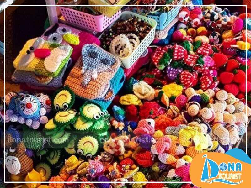 Đồ len thủ công được bán tại chợ đêm Đà Lạt do-len-thu-cong-cho-dem-da-lat.jpg (81 KB)