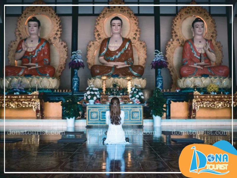 Không gian chánh điện Linh Ẩn Tự chanh-dien-chua-linh-an.jpg (102 KB)