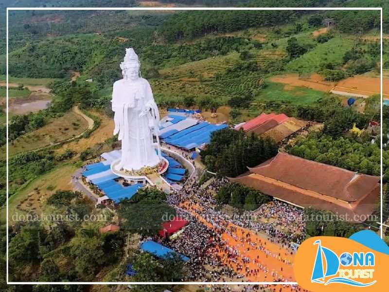Hành hương chùa Linh Ẩn nên đi nhẹ, nói khẽ để không làm mất đi sự tôn nghiêm của chùa kinh-nghiem-tham-quan-chua-linh-an.jpg (82 KB)