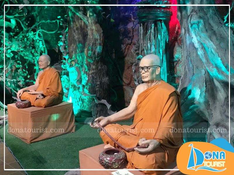 Tượng sáp đại lão hòa thượng Minh Hạ Đức tuong-sap-chua-ve-chai-linh-phuoc.jpg (95 KB)