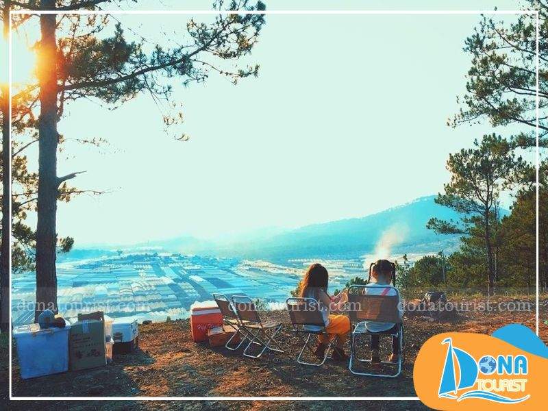 Hòn Bồ Đà Lạt cách trung tâm thành phố khoảng 9km về phía Đông Bắc dinh-hon-bo-o-dau.jpg (95 KB)