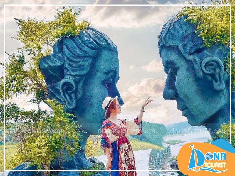 Hóa trang và khám phá văn hóa của các dân tộc trên cao nguyên Đà Lạt hoa-trang-tai-duong-ham-dieu-khac.jpg (105 KB)