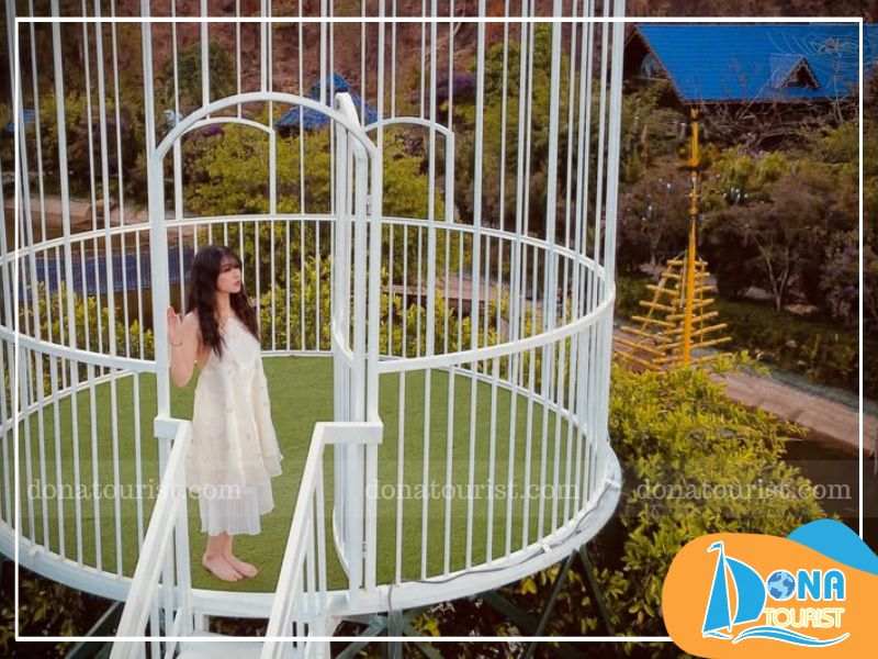 Lồng chim khổng lồ bằng sắt lớn nhất Việt Nam long-chim-khong-lo-kdl-pini.jpg (80 KB)