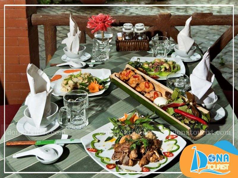 Thưởng thức ẩm thực địa phương hấp dẫn trong không gian xanh mát am-thuc-khu-du-lich-madagui.jpg (102 KB)