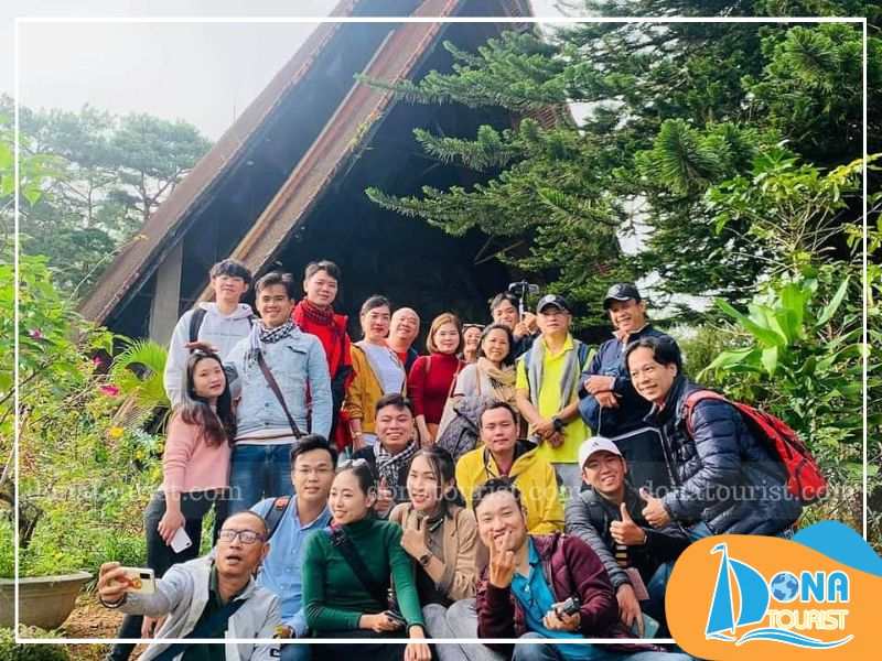 Đến nhà thờ Cam Ly nên mặc trang phục lịch sự, kín đáo luu-y-khi-den-nha-tho-cam-ly.jpg (92 KB)