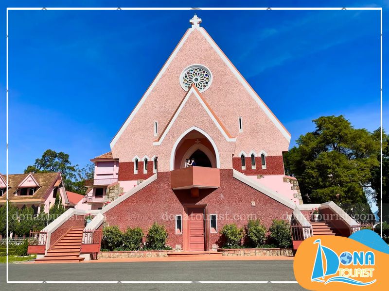 Nhà thờ Domaine De Marie là một trong ba nhà thờ nổi tiếng nhất của xứ sở ngàn hoa gioi-thieu-nha-tho-domain-de-marie.jpg (112 KB)