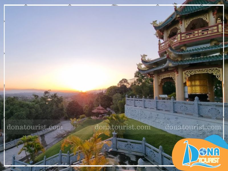 Phương Liên Tịnh Xứ là tuyệt tác kiến trúc Phật giáo Mật Tông kết hợp giữa phong cách Việt Nam, Tây Tạng và Trung Quốc kien-truc-phuong-lien-tinh-xu.jpg (74 KB)