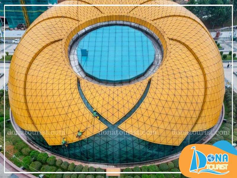 Khối hoa dã quỳ ấn tượng cao 18 mét và diện tích lên tới 1.200 mét vuông hoa-da-quy-quang-truong-lam-vien.jpg (96 KB)