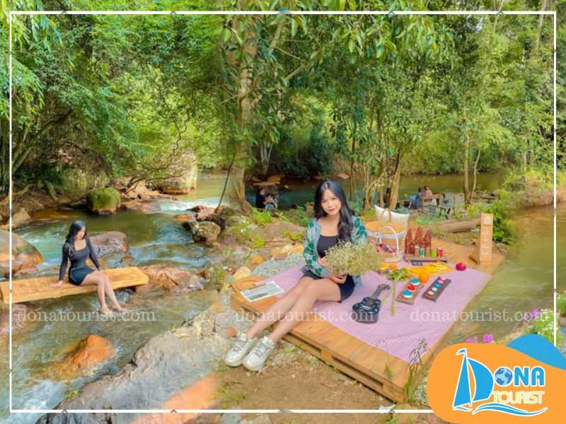 song-ao-tiem-ca-phe-nha-ben-suoi.jpg (78 KB)