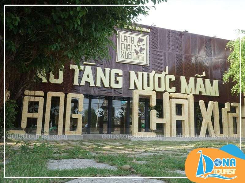 Thời điểm đẹp nhất tham quan bảo tàng nước mắm Làng Chài Xưa từ tháng 4 đến tháng 8 hằng năm thoi-diem-den-bao-tang-nuoc-mam-lang-chai-xua.jpg (83 KB)