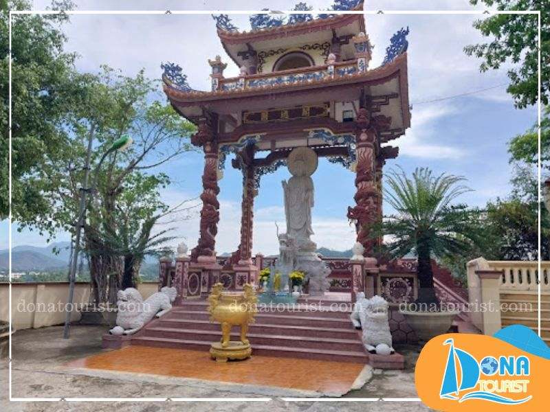 luu-y-khi-den-chua-hai-duc-nha-trang.jpg (93 KB)