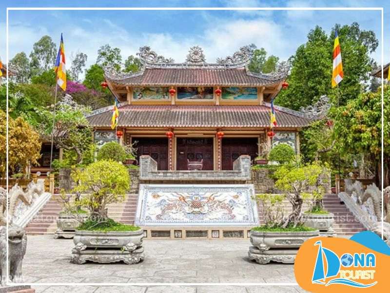 Chiêm bái chùa Long Sơn hãy thể hiện sự tôn nghiêm, lòng kính trọng với ngôi chùa luu-y-khi-chiem-bai-chua-long-son.jpg (88 KB)