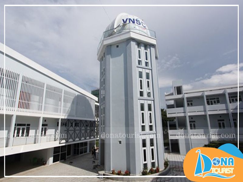Nên đặt vé tham quan đài thiên văn trước để tránh tình trạng hết vé và có trải nghiệm suôn sẻ luu-y-khi-tham-quan-dai-thien-van-nha-trang.jpg (73 KB)