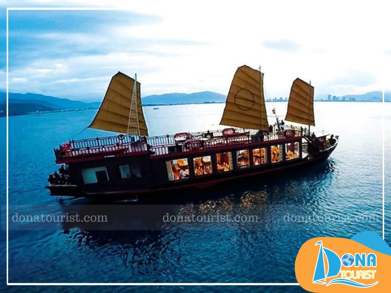 Tour du thuyền Emperor ngắm vịnh Nha Trang từ tháng 1 đến tháng 8 đẹp nhất di-du-thuyen-emperor-mua-nao-dep.jpg (82 KB)