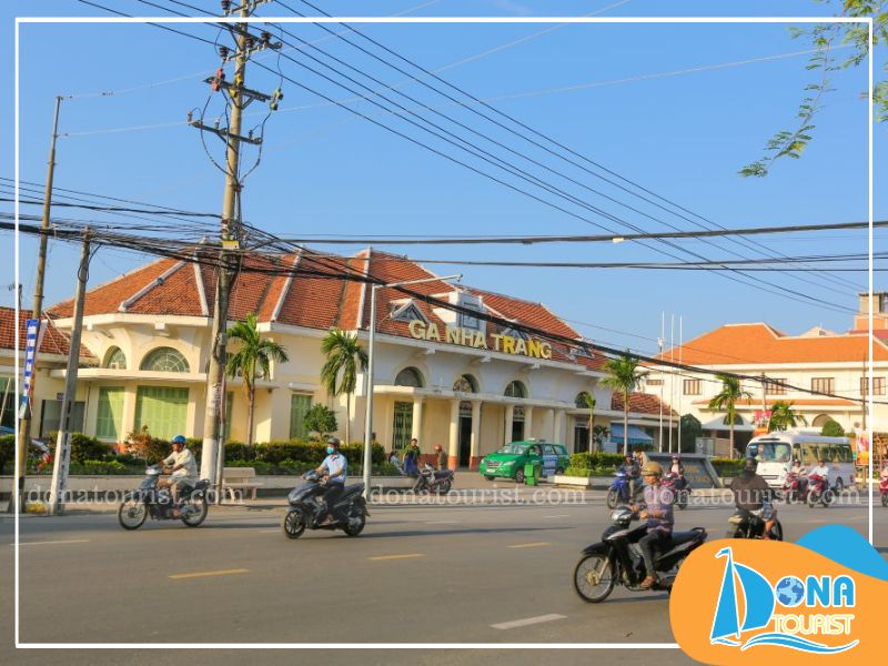 Nhà ga Nha Trang được xây dựng từ thời Pháp thuộc, mang đậm dấu ấn lịch sử, gợi nhắc về thời kỳ hào hùng của dân tộc lich-su-ga-nha-trang.jpg (102 KB)