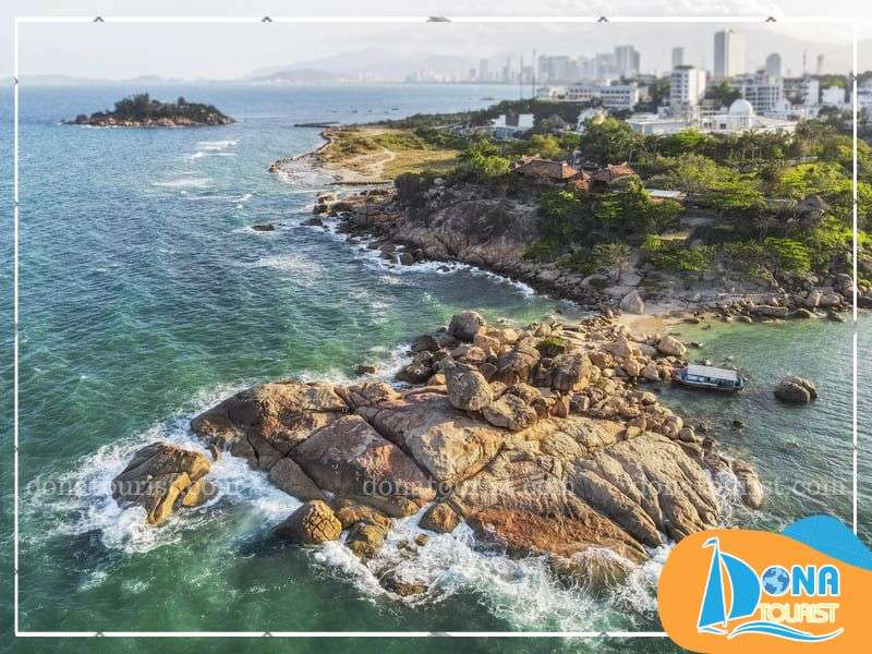 kham-pha-hon-chong-hoi-quan-vinh-nha-trang.jpg (100 KB)