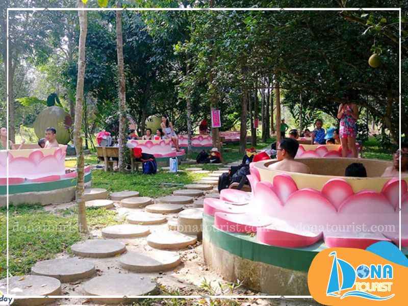 suoi-khoang-nong-khu-du-lich-nhan-tam.jpg (76 KB)