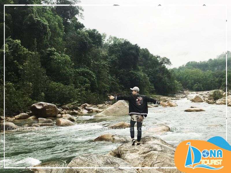 check-in-khu-du-lich-suoi-nguon.jpg (96 KB)