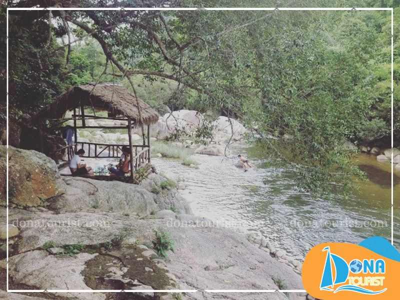 gia-ve-khu-du-lich-suoi-nguon.jpg (77 KB)