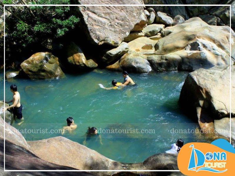 Khi đến suối Ba Hồ nên chuẩn bị đầy đủ đồ dùng cần thiết và chung tay bảo vệ môi trường kinh-nghiem-di-suoi-ba-ho.jpg (90 KB)