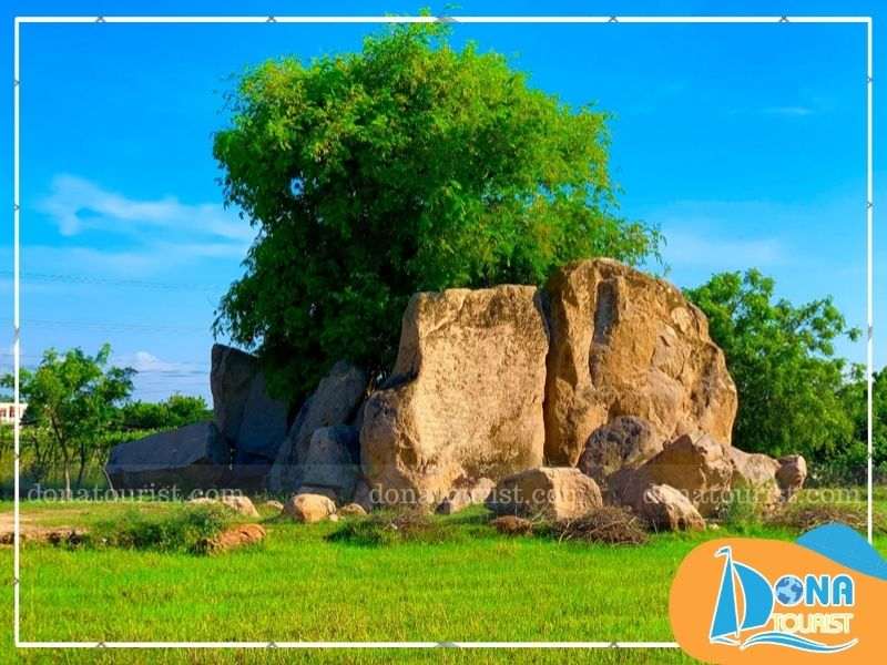 gioi-thieu-bia-ky-tu-co-cham-pa.jpg (74 KB)