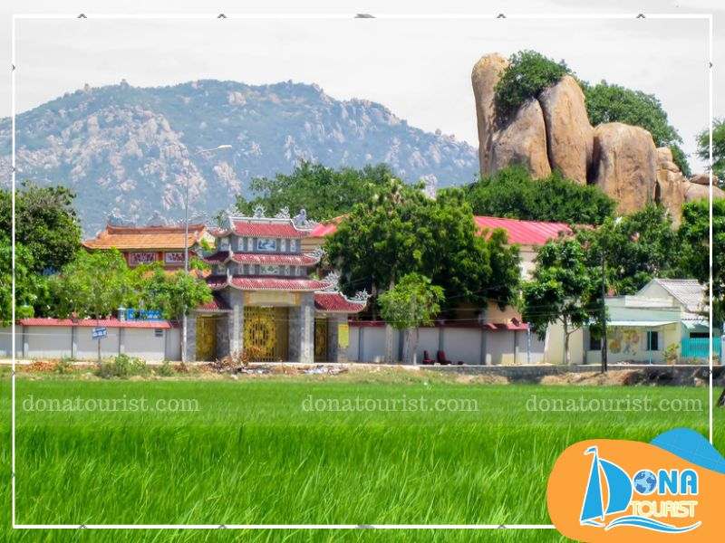 Chùa Trùng Khánh sở hữu kiến trúc đặc trưng của các ngôi chùa truyền thống miền Nam Trung Bộ ve-dep-chua-trung-khanh.jpg (84 KB)