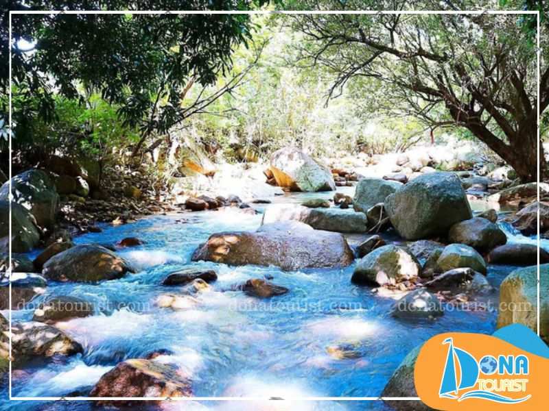 Suối Lồ Ô nằm cách trung tâm Phan Rang – Tháp Chàm khoảng 40km gioi-thieu-suoi-lo-o.jpg (89 KB)