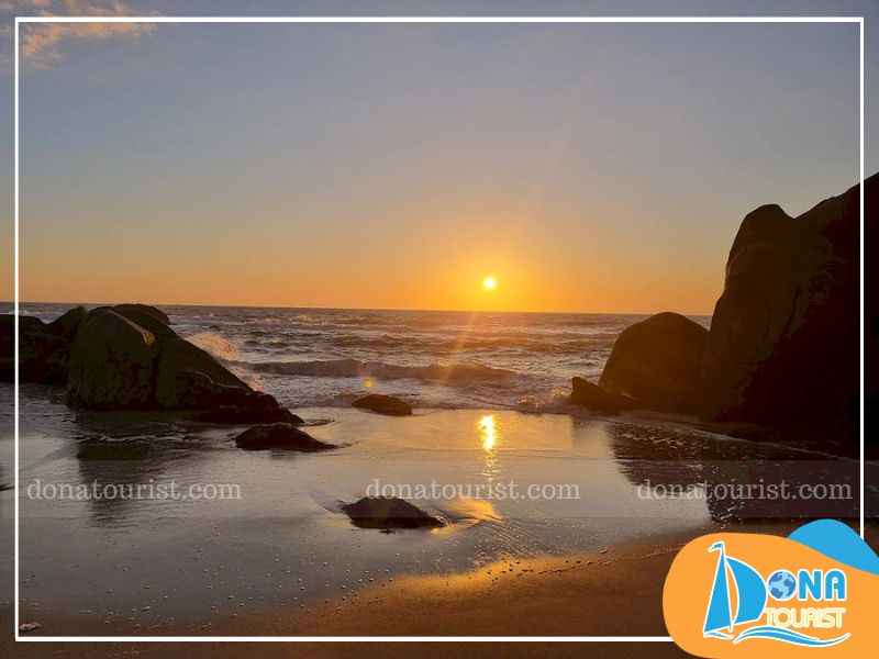 Biển Thuận Quý cách trung tâm thành phố Phan Thiết khoảng 30km về phía Nam bien-thuan-quy-o-dau.jpg (66 KB)