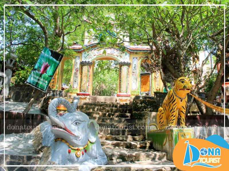 gioi-thieu-chua-hang-binh-thuan.jpg (87 KB)