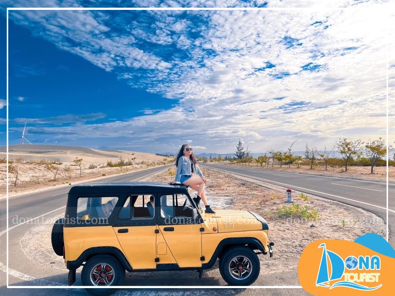 Nếu chưa có kinh nghiệm lái xe trên địa hình cát nên thuê xe jeep để đảm bảo an toàn luu-y-khi-di-cung-duong-dt716.jpg (118 KB)