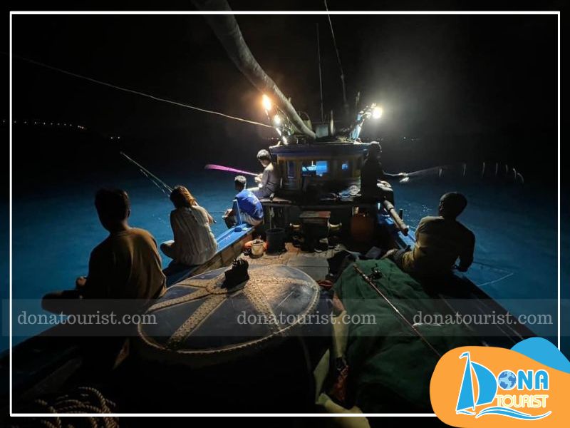 Câu mực đêm và thưởng thức hải sản tại làng chài Bích Họa Tam Thanh cau-muc-dem-tai-lang-chai-tam-thanh.jpg (68 KB)