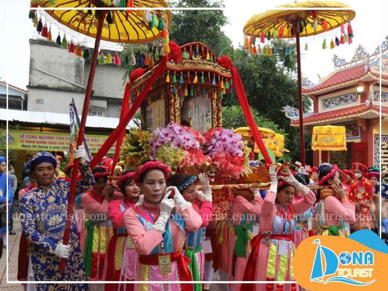 Hòa mình vào lễ hội Thủy Long Thánh Mẫu vào ngày 18 tháng giêng âm lịch le-hoi-dinh-ba-phu-quoc.jpg (78 KB)