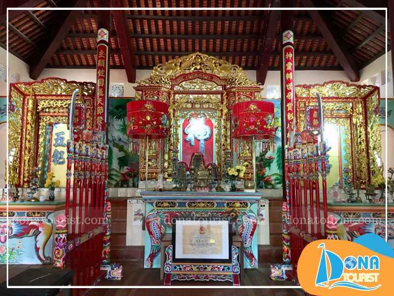 Dinh Bà Phú Quốc là nơi thờ Thủy Đức Thánh Phi và hai người con trai Cậu Tài, Cậu Quý lich-su-dinh-ba-phu-quoc.jpg (82 KB)