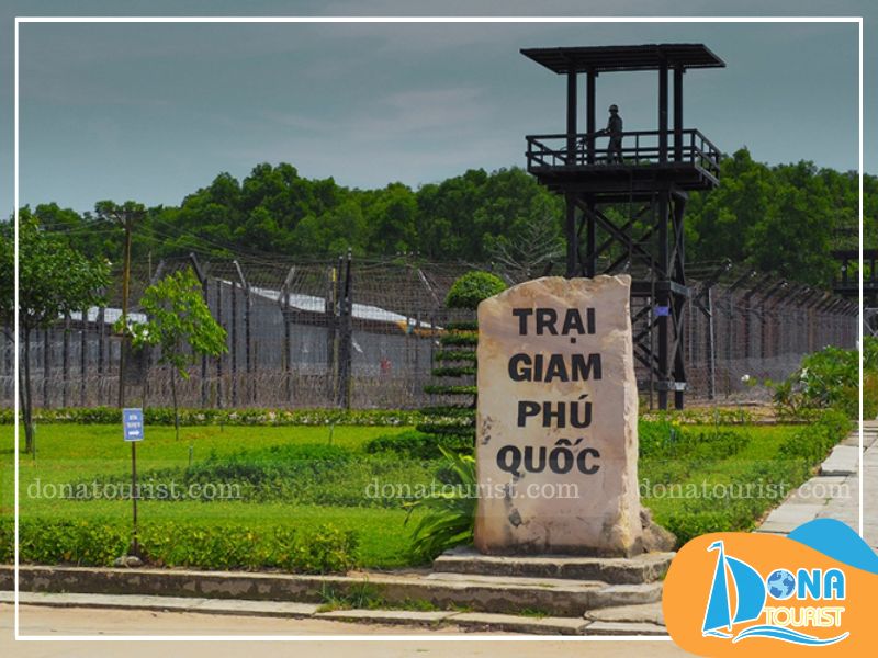 Nhà lao Cây Dừa cách trung tâm thị trấn Dương Đông khoảng 28km về phía Nam nha-tu-phu-quoc-o-dau.jpg (100 KB)