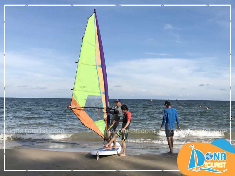 choi-the-thao-tren-bien-bai-dua-vung-tau.jpg (79 KB)