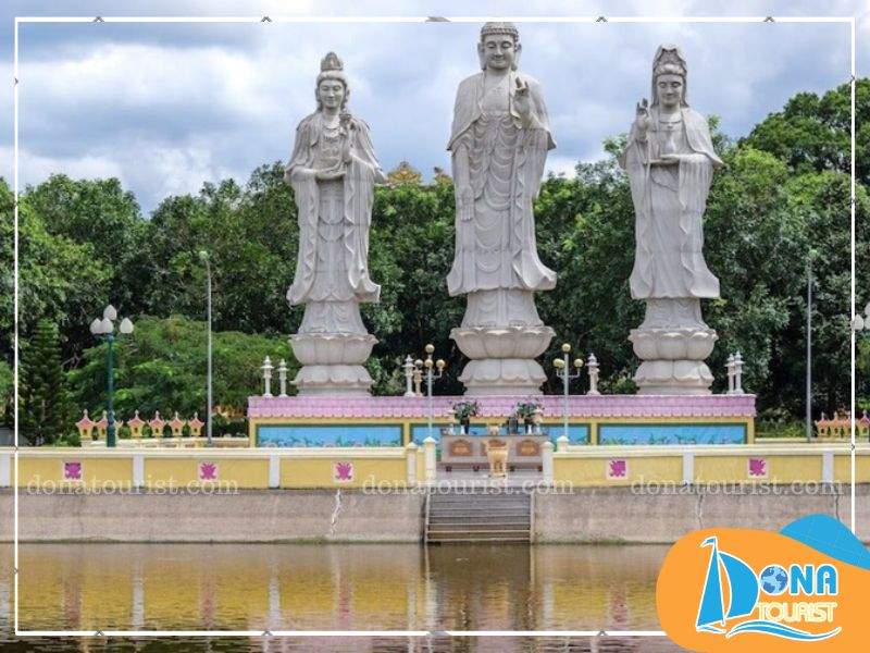 Hành hương chùa Đại Tòng Lâm nên lựa chọn trang phục lịch sự, kín đáo luu-y-khi-den-chua-dai-tong-lam.jpg (90 KB)