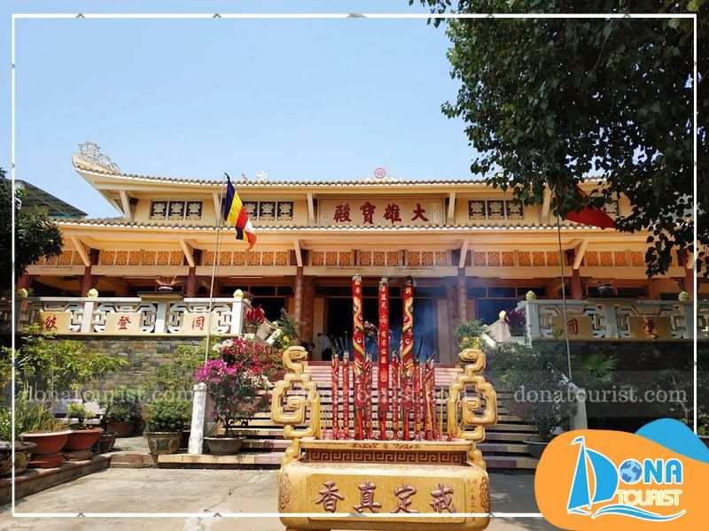 Chiêm bái chùa Quan Âm Bồ Tát và tận hưởng không gian thanh tịnh chua-quan-am-bo-tat-vung-tau-co-gi-hap-dan.jpg (82 KB)