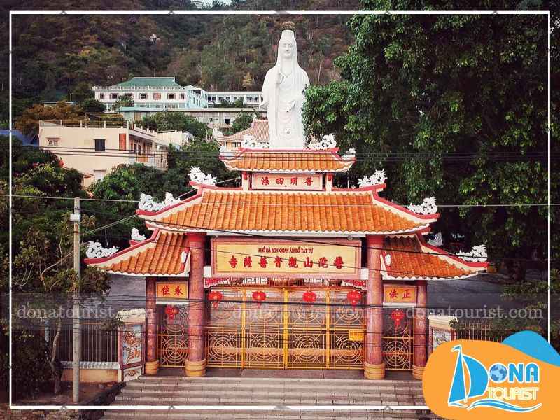 Chùa Quan Âm Bồ Tát được xây dựng bởi ông Huỳnh Siêu, thương gia ngành dệt may ở Sài Gòn lich-su-chua-quan-am-bo-tat-vung-tau.jpg (85 KB)