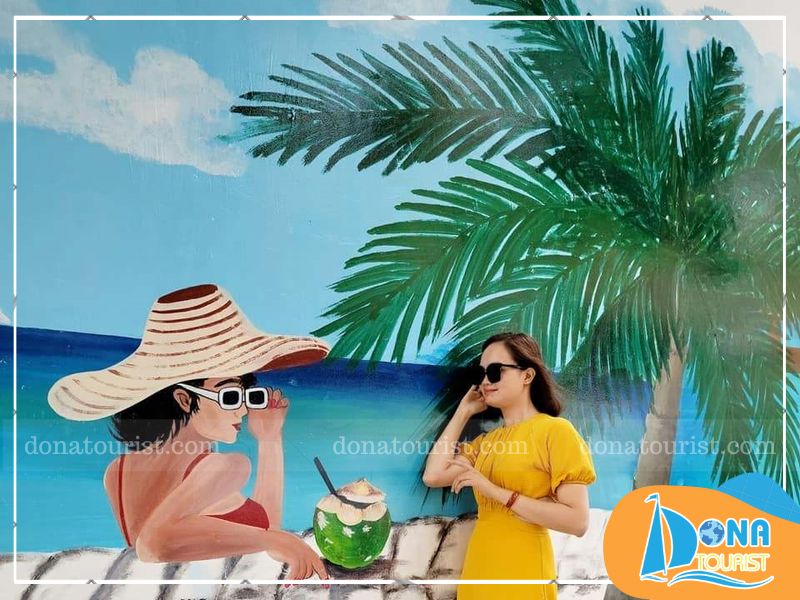 Bức tranh bích họa khung cảnh thư giãn bên bờ biển checkin-con-duong-bich-hoa-vung-tau-4.jpg (109 KB)