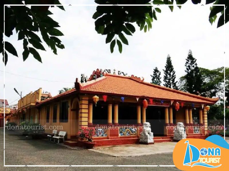 Đình Thần Tam Thắng là quần thể di tích quan trọng, bao gồm Đình Thắng Tam, Miếu Bà và Lăng Cá Ông. dinh-than-tam-thang-o-dau.jpg (84 KB)