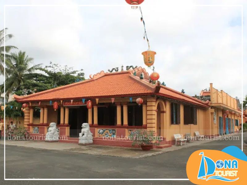 Lăng Cá Ông là nơi thờ cúng Cá Ông (cá voi), vị thần hộ mệnh linh thiêng của ngư dân miền biển gioi-thieu-lang-ca-ong.jpg (73 KB)