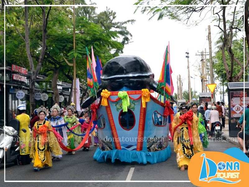 Lễ hội đình thần Thắng Tam là sự kiện truyền thống được tổ chức hàng năm nhằm tri ân Ông cá voi và cầu bình an nguon-goc-le-hoi-dinh-than-thang-tam.jpg (86 KB)