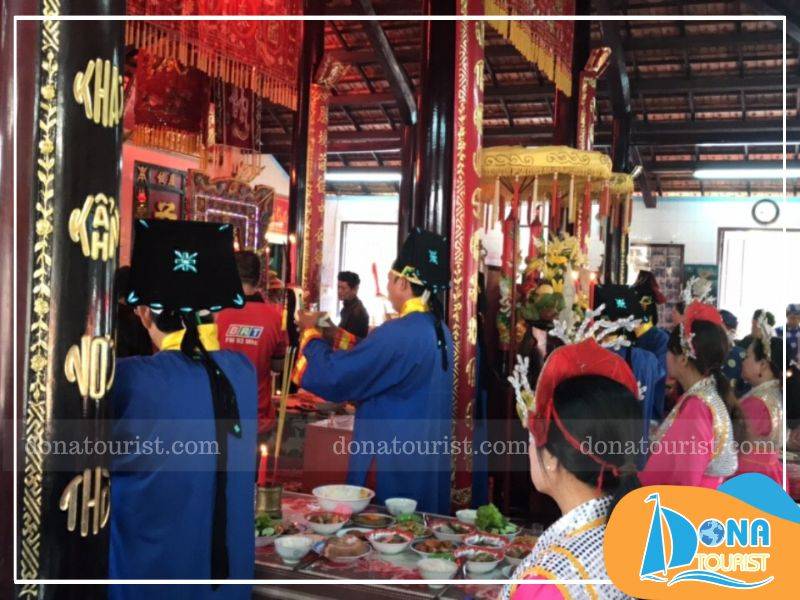 Lễ hội đình thần Thắng Tam tổ chức lễ hội này vào tháng 02 âm lịch hàng năm, kéo dài từ ngày 15 đến ngày 18 thoi-diem-dien-ra-le-hoi-dinh-than-thang-tam.jpg (95 KB)