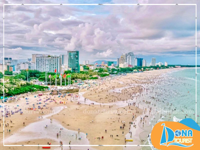 Ngắm nhìn vẻ đẹp biển xanh mát ngay tại quảng trường Vũng Tàu ngam-bien-tai-quang-truong-vung-tau.jpg (90 KB)