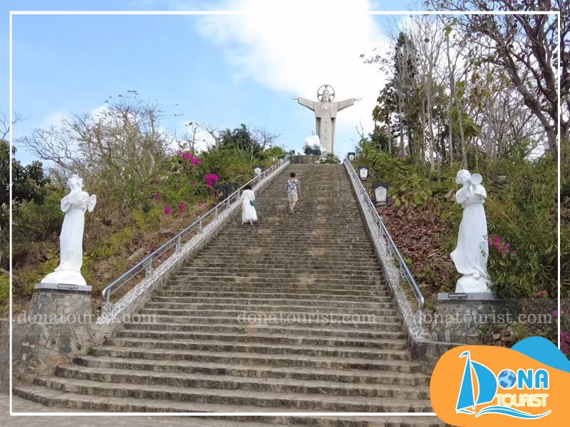 Đường lên tượng chúa kito duong-len-tuong-chua-kito-vua.jpg (129 KB)