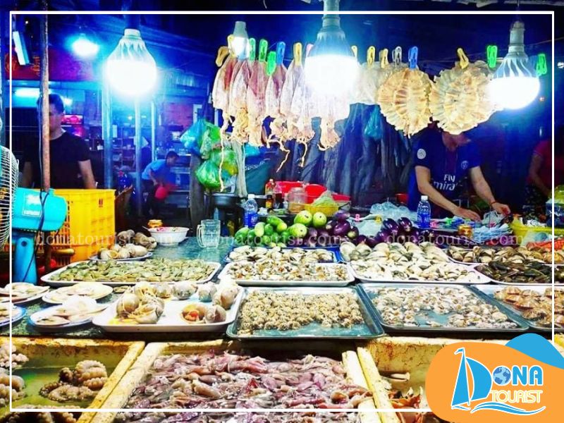 Chợ đêm Phan Thiết đa dạng món ăn, sản phẩm thủ công mỹ nghệ, quà lưu niệm