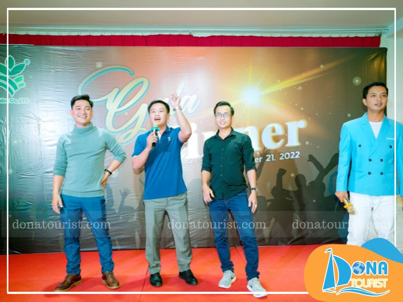 Hoạt động trong nhà thường tổ chức dưới dạng du lich team building 1 ngay Hoạt động trong nhà thường tổ chức dưới dạng du lich team building 1 ngay